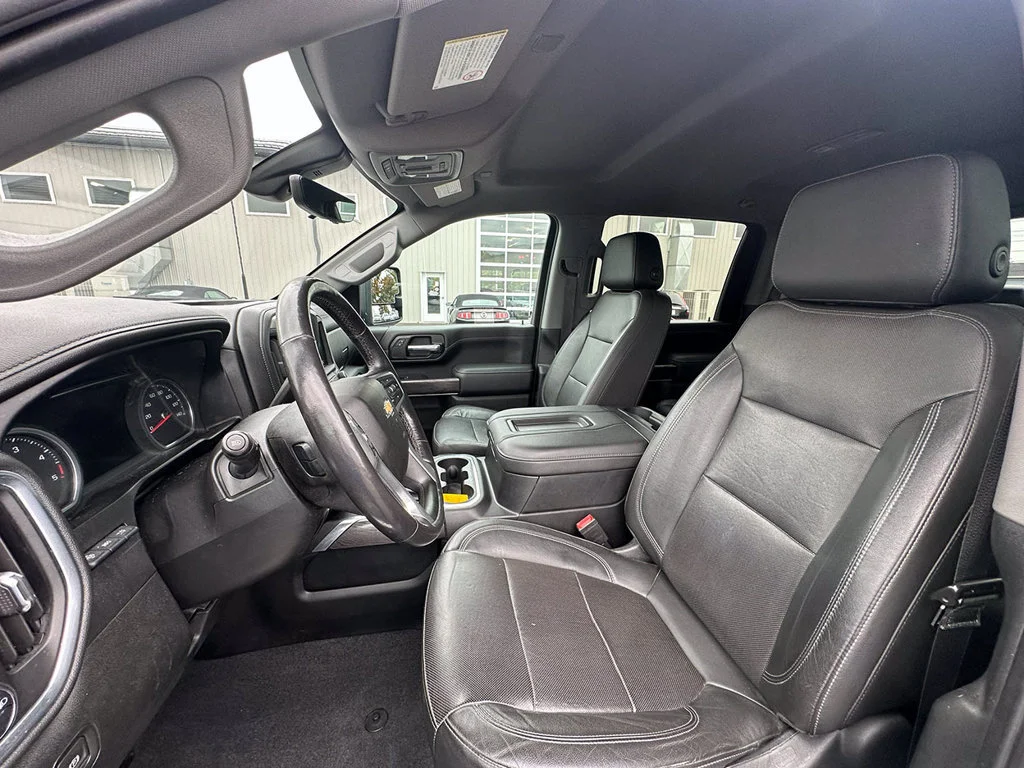 Used 2020 BLACK Chevrolet LTZ image 28