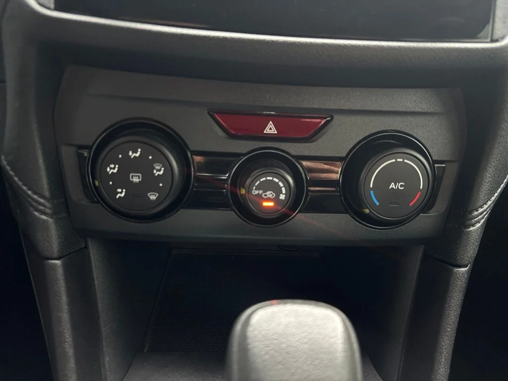 Used 2018 Silver Subaru 2.0i image 24