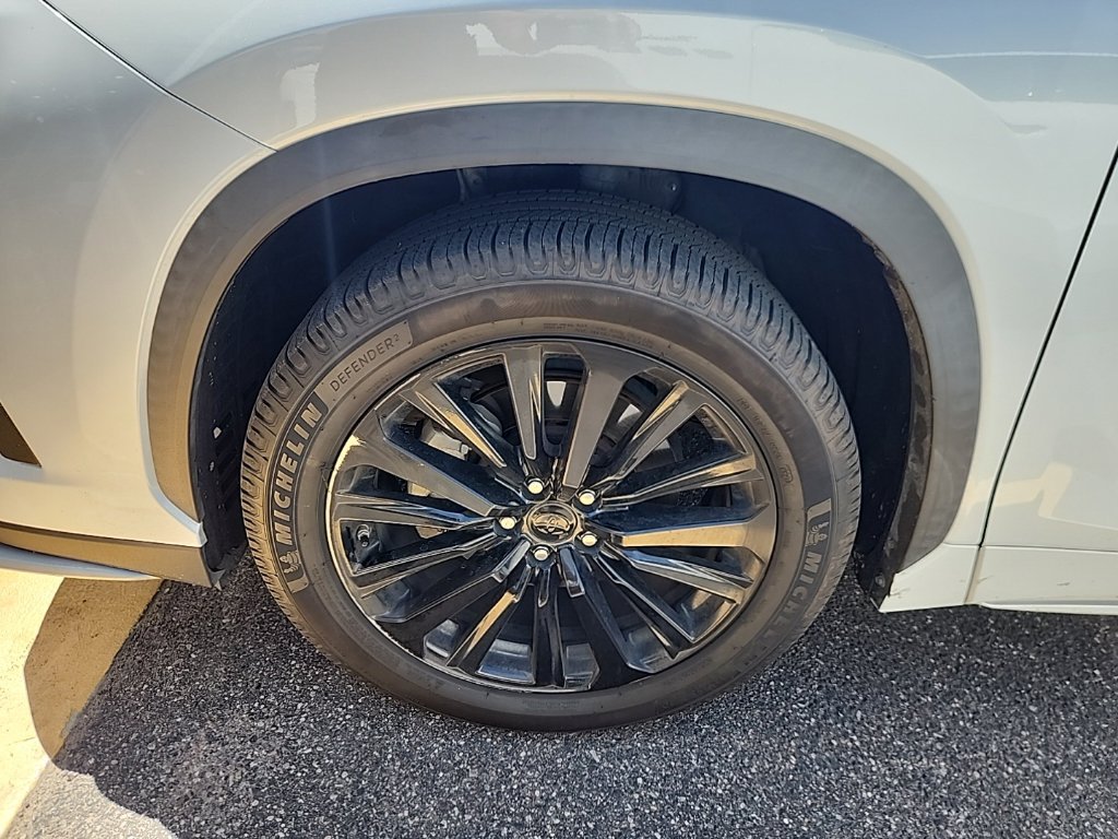 Used 2022 Pearl Toyota XSE image 4
