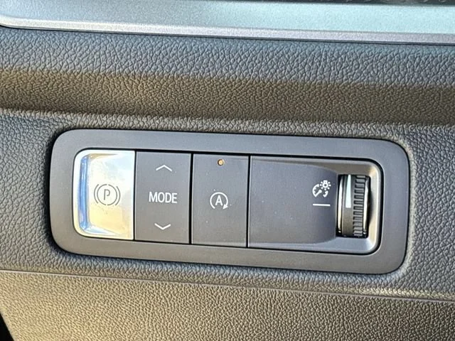 New 2026 Mosaic Black Metallic Chevrolet LT image 18