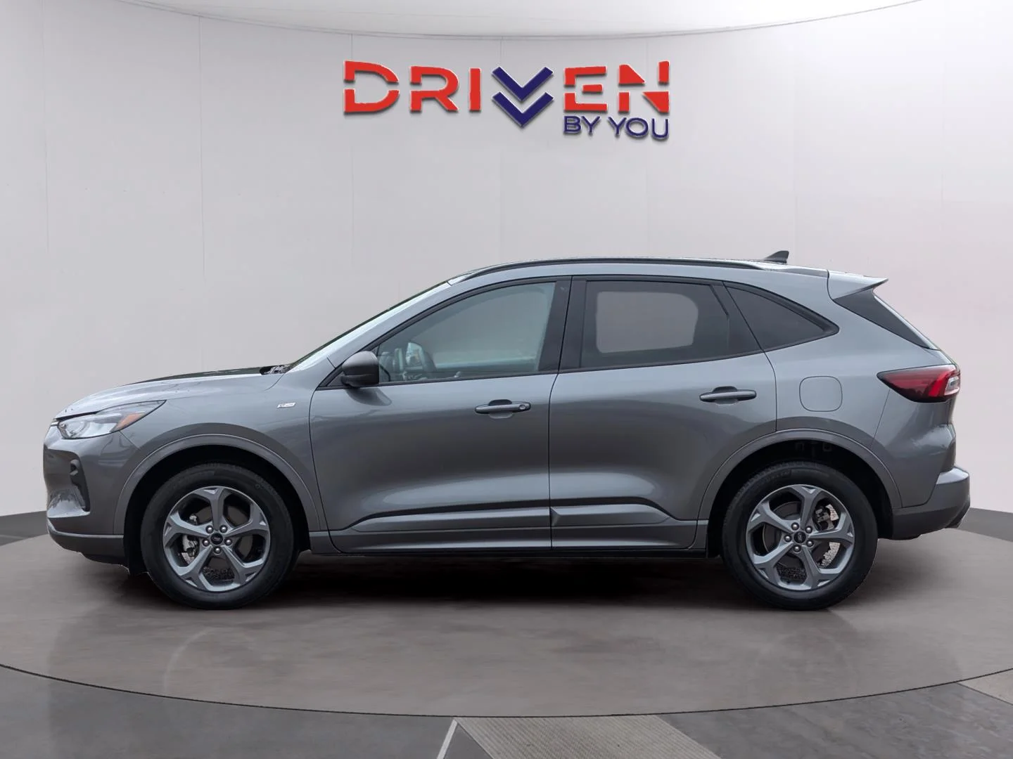 Used 2024 Carbonized Gray Ford ST-Line image 2