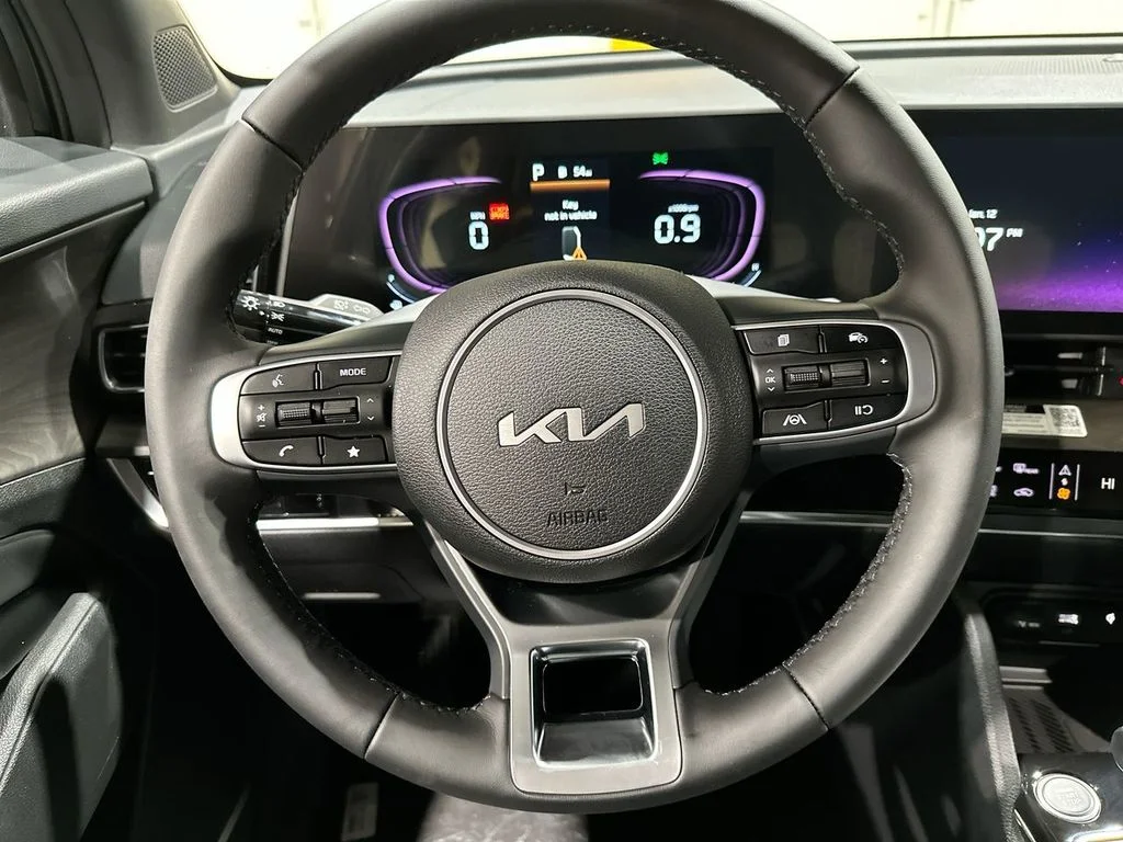Used 2023 Black Kia X-Line image 41