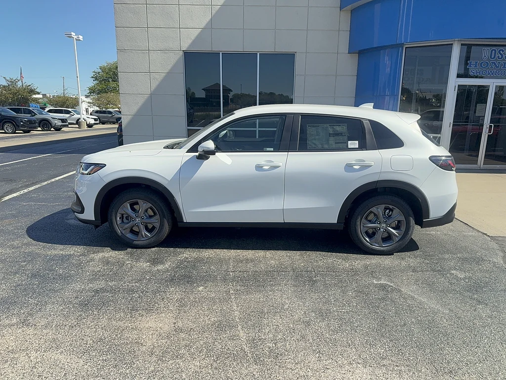 2027 Honda HR-V LX, photo 8 of 12