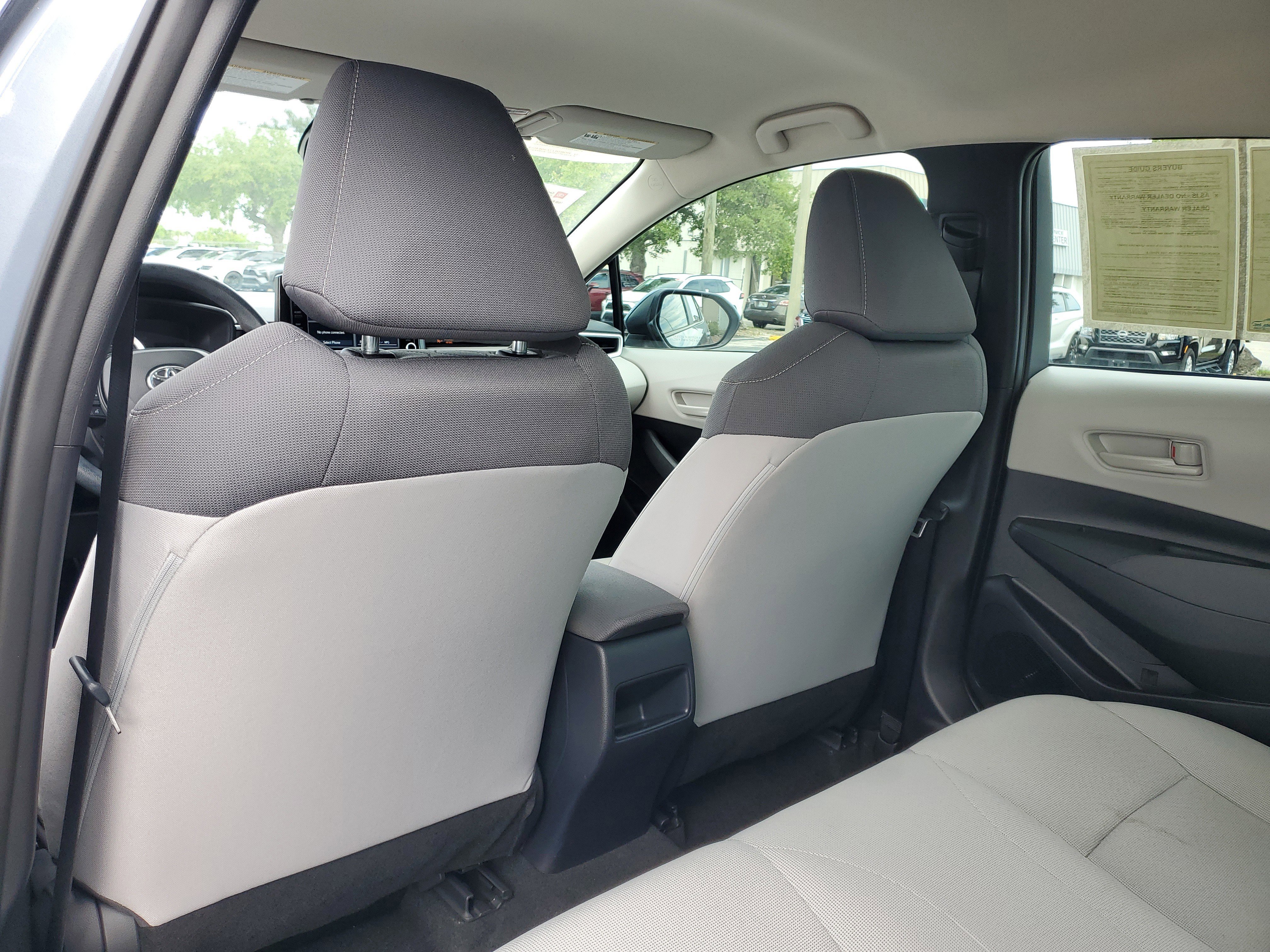 Used 2022  Toyota LE image 9