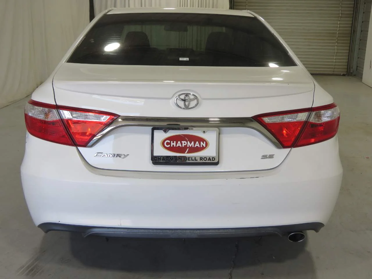 Used 2016 Super White Toyota XLE image 5
