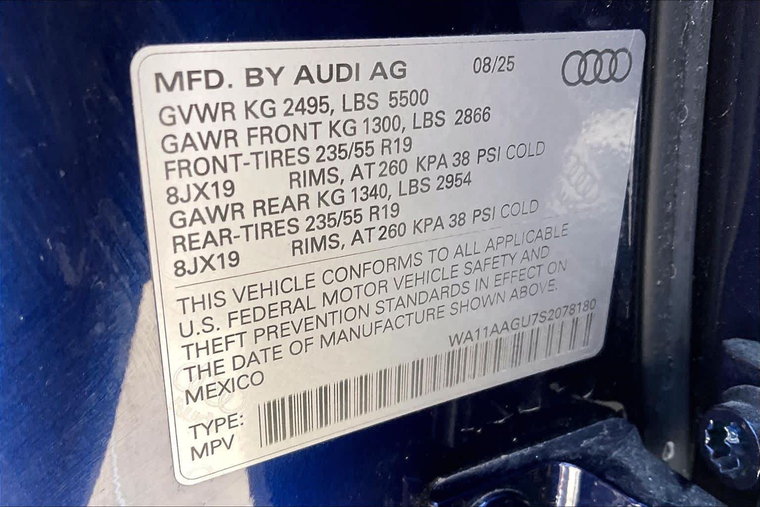 Used 2025 Navarra Blue Metallic Audi Premium image 34