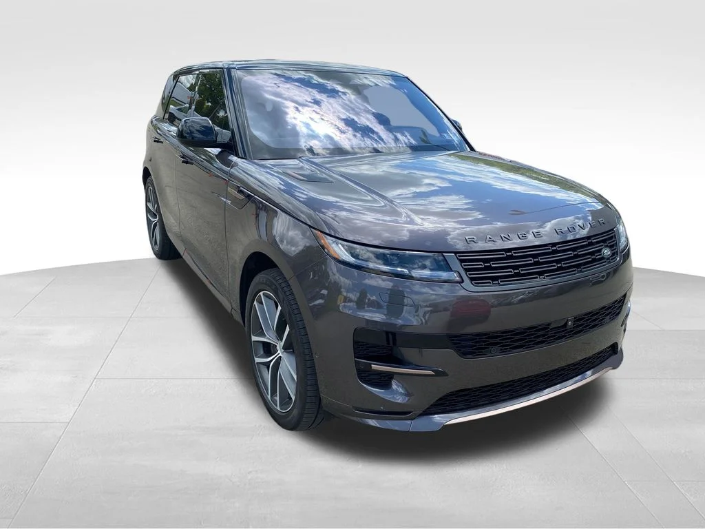Used 2023 Gray Land Rover SE Dynamic image 7