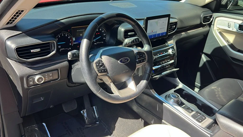 Used 2021 Rapid Red Metallic Tinted Clearcoat Ford Limited image 13