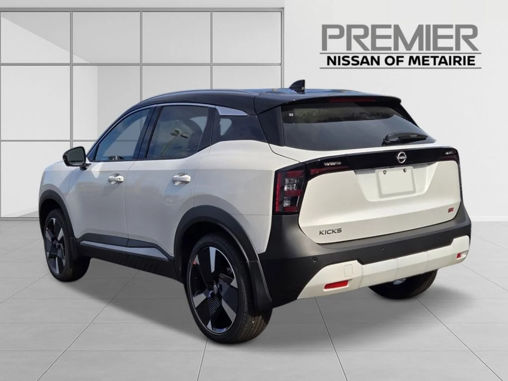 New 2026 Aspen White TriCoat / Super Black Two-tone Nissan SR image 3