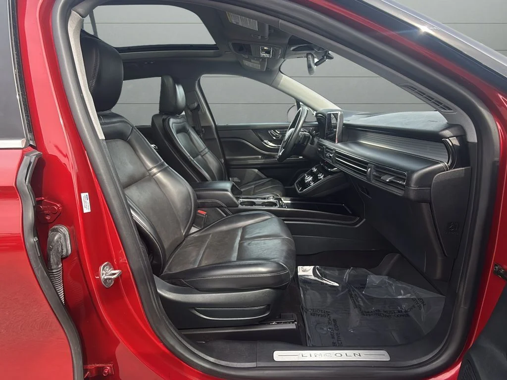 Used 2021 Red Lincoln Standard image 25