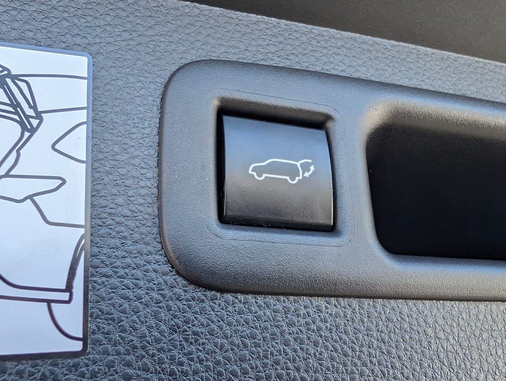 2022 Toyota Highlander Limited - Photo 11