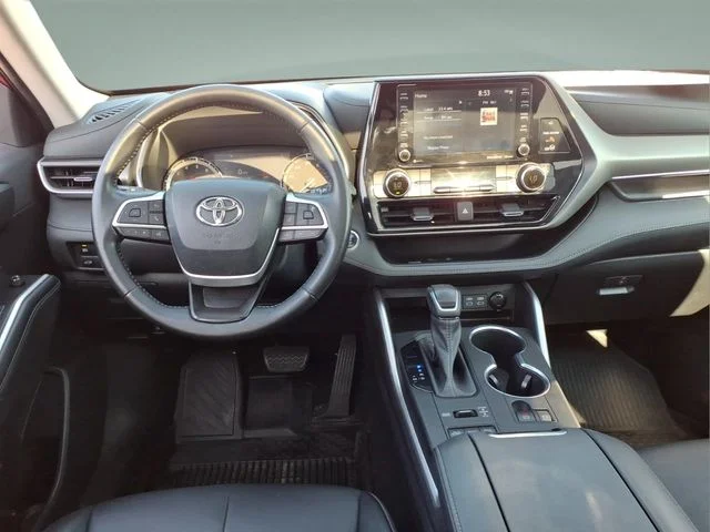 Used 2022 Red Toyota XLE image 22