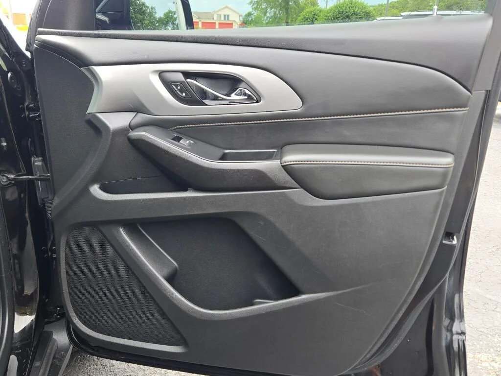 Used 2020 Black Chevrolet LT image 8