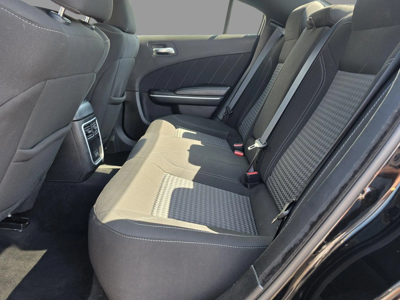 Used 2023  Dodge SXT image 19