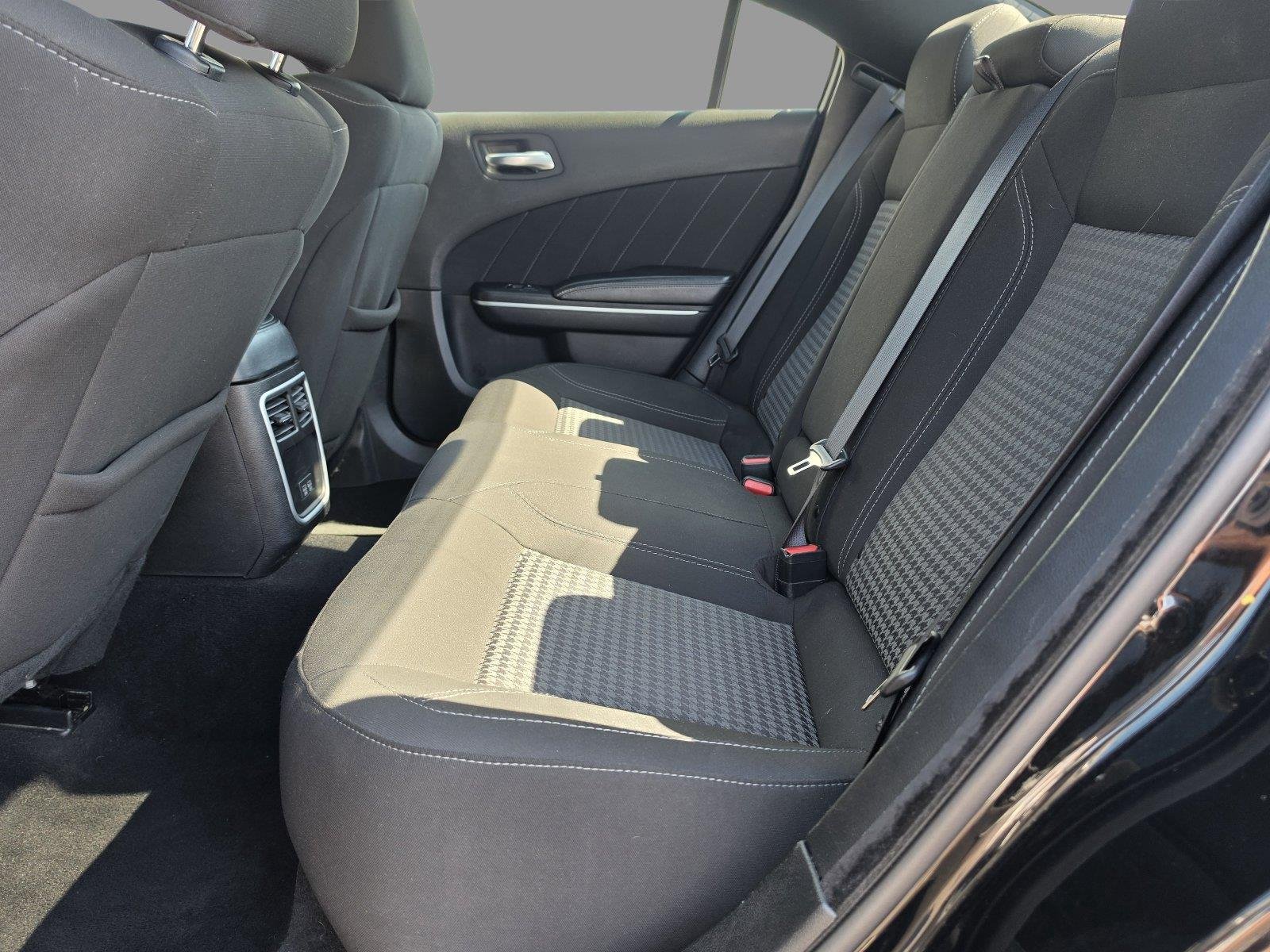 Used 2023  Dodge SXT image 19
