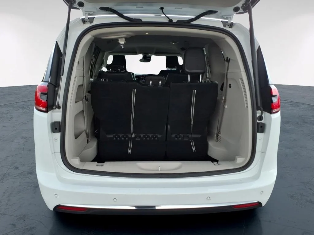 Used 2024 White Chrysler Touring L image 8