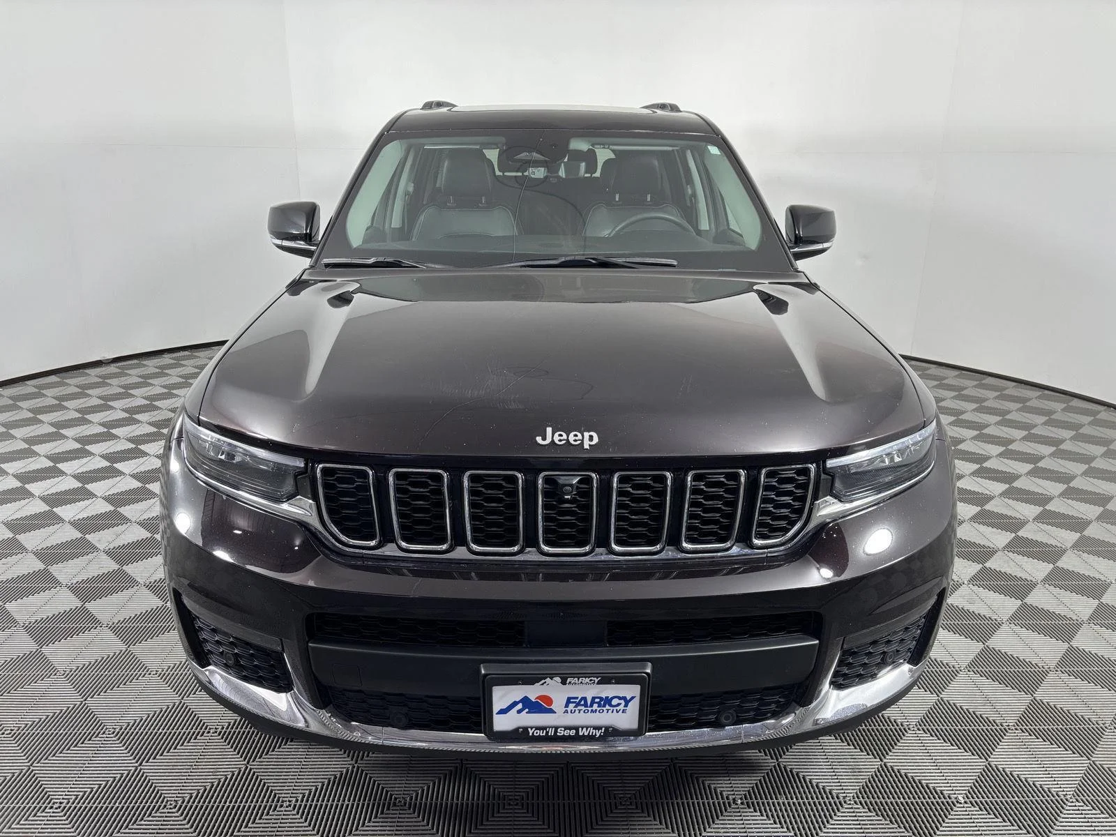 Used 2023 Ember Pearlcoat Jeep Limited image 11