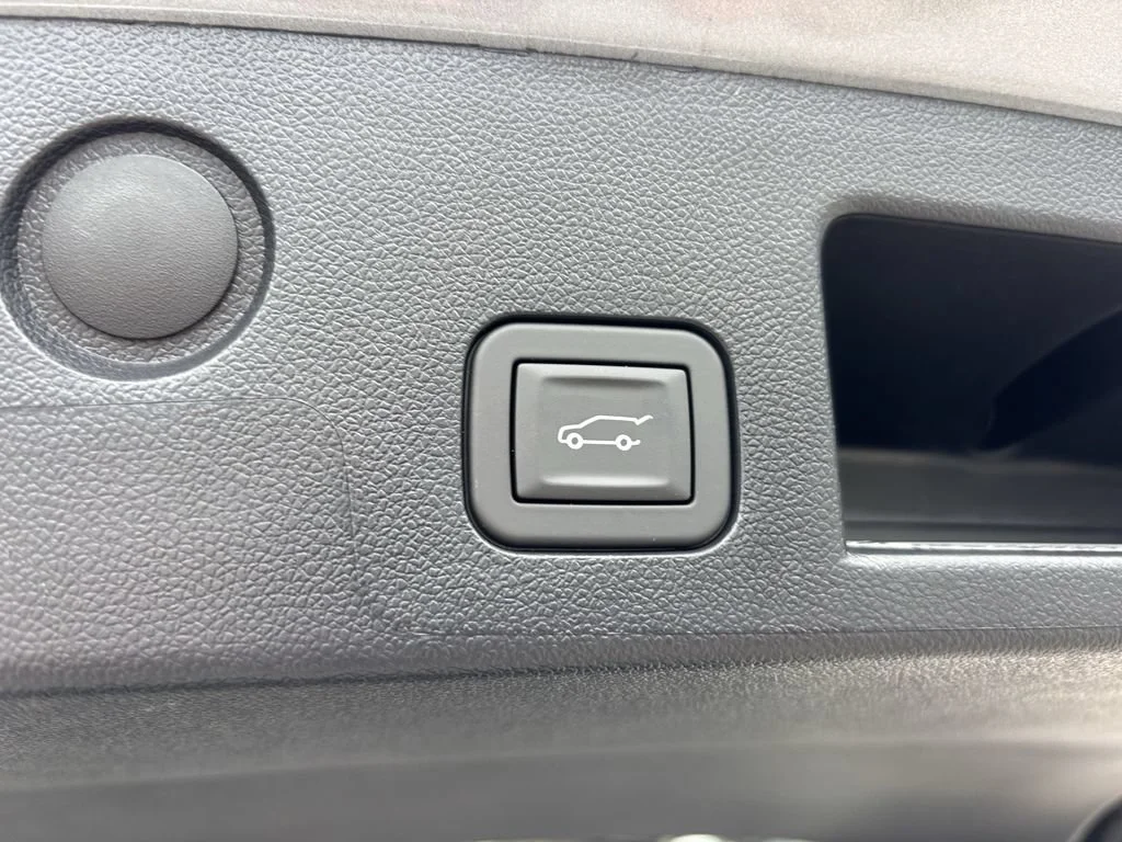 New 2027 Sterling Metallic GMC Denali image 16