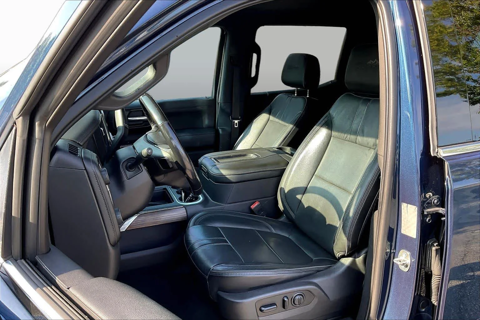 Used 2019 Northsky Blue Metallic Chevrolet High Country image 8