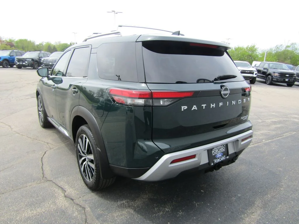 Used 2025 Obsidian Green Pearl Nissan Platinum image 4