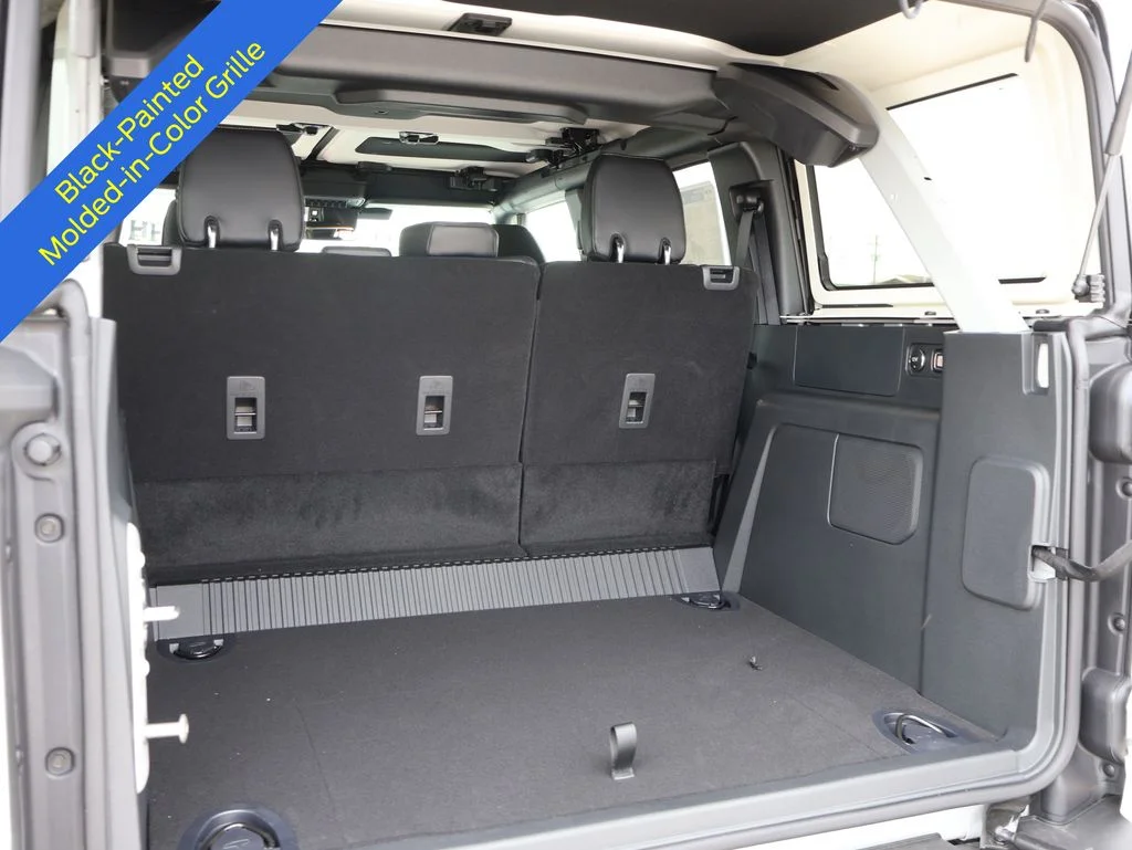 New 2026 Avalanche Gray Ford Badlands® image 15