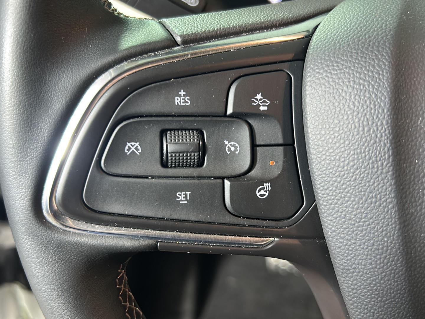 Used 2024 White Frost Tricoat Buick Avenir image 23