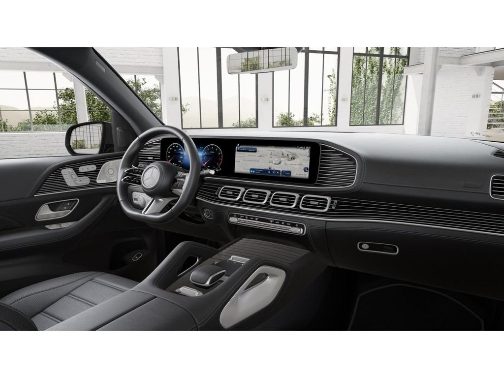 Used 2025 Silver Mercedes-Benz GLS 580 image 6