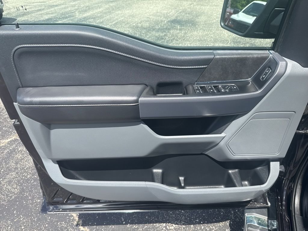 Used 2025 Black Ford XLT image 27