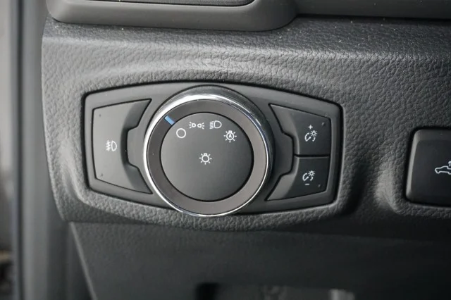 Used 2019 Magnetic Metallic Ford LARIAT image 24