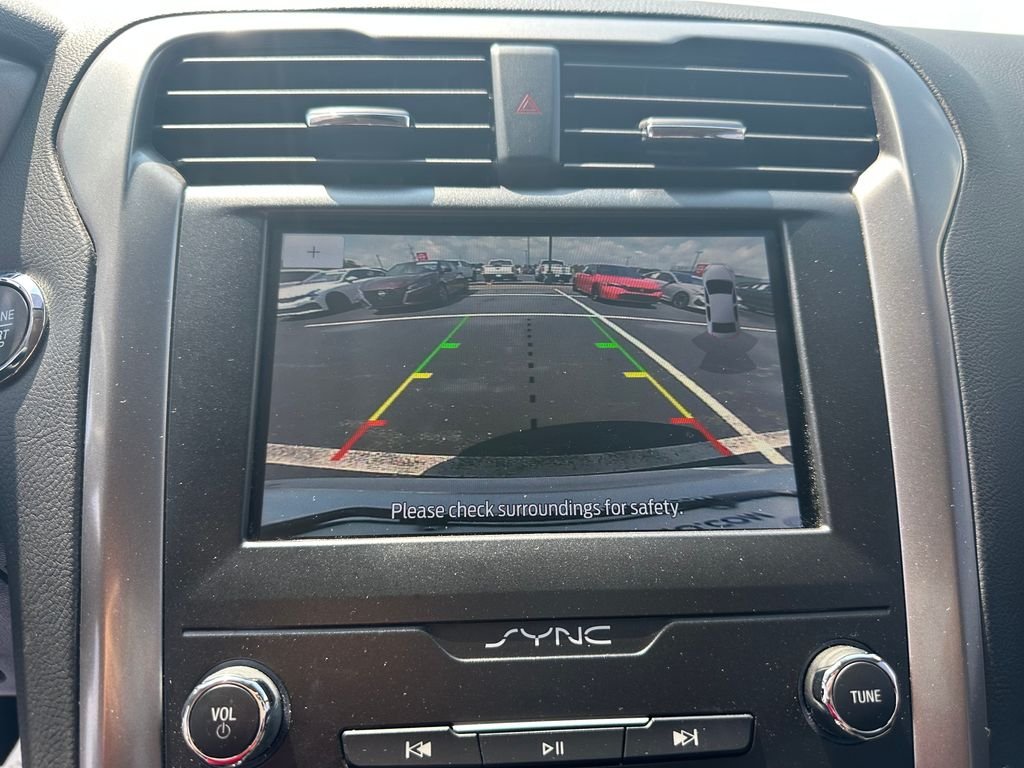 Used 2020 White Ford SE image 23
