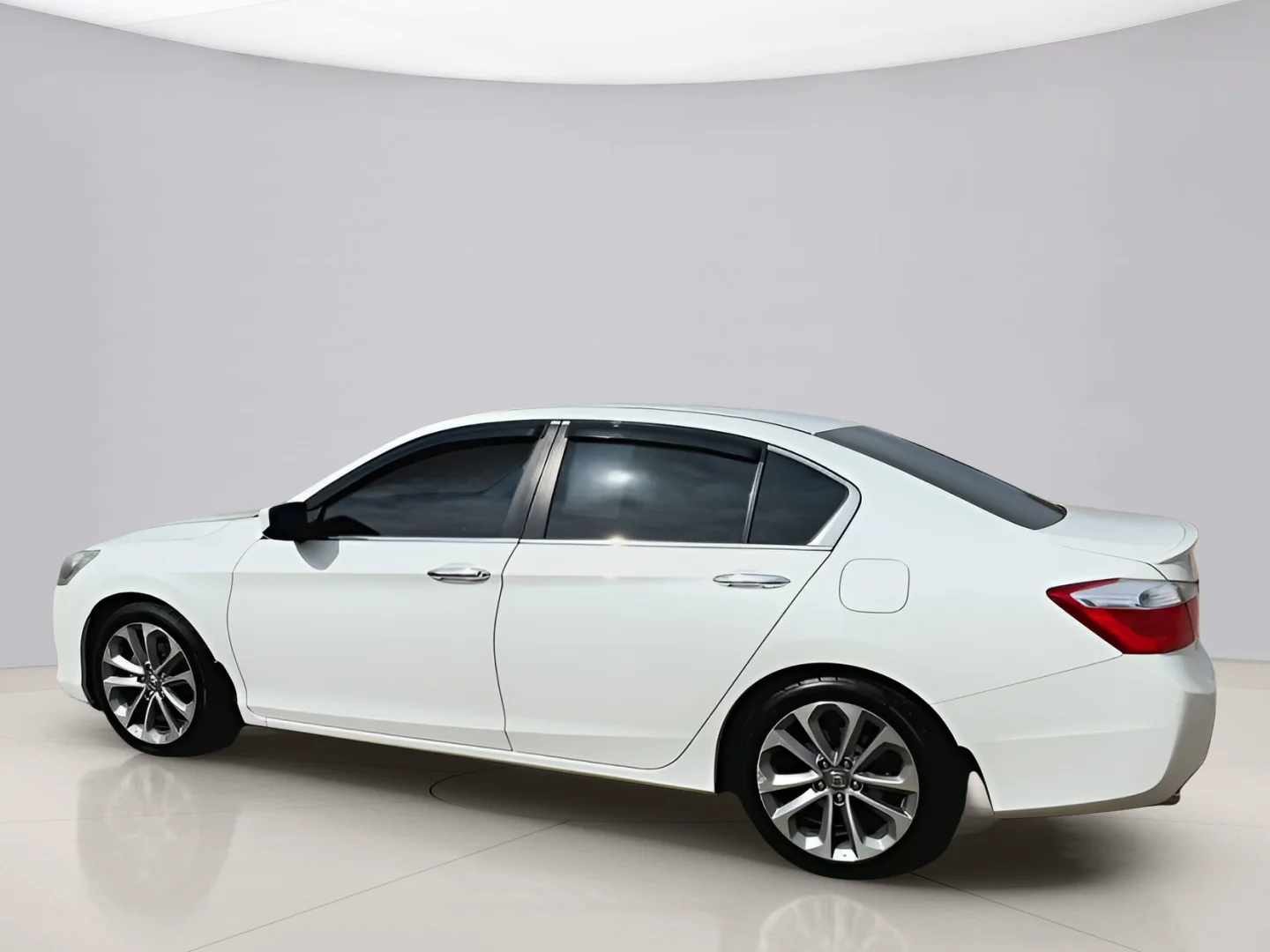 Used 2013 White Honda SPORT image 3