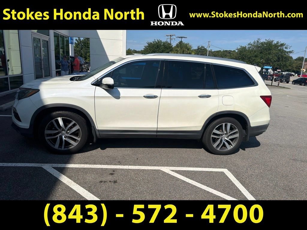 Used 2017  Honda Touring image 4