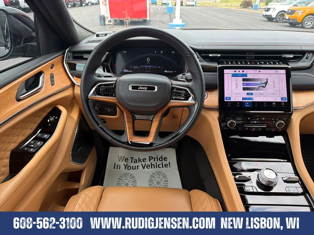 Used 2023 Gray Jeep Summit Reserve image 13