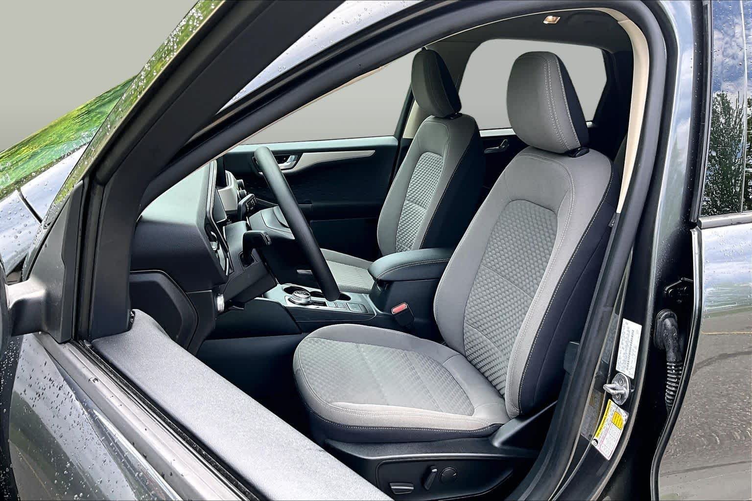 Used 2020 Magnetic Ford SE image 9