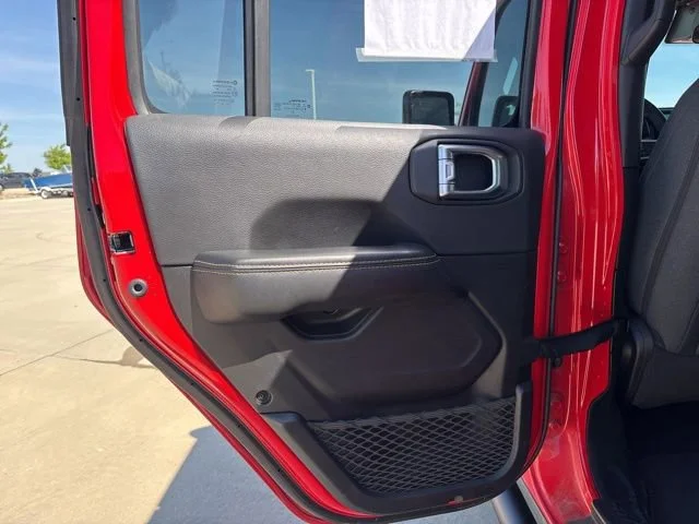 Used 2024 Red Jeep Sahara image 18