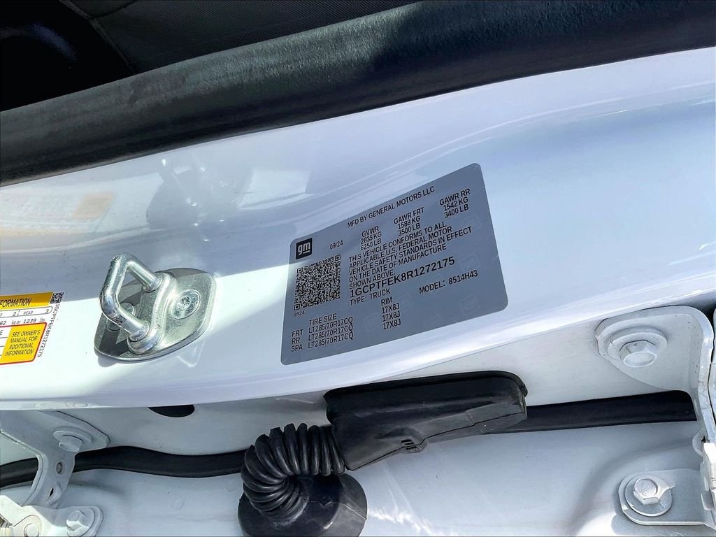 Used 2024 White Chevrolet ZR2 image 35