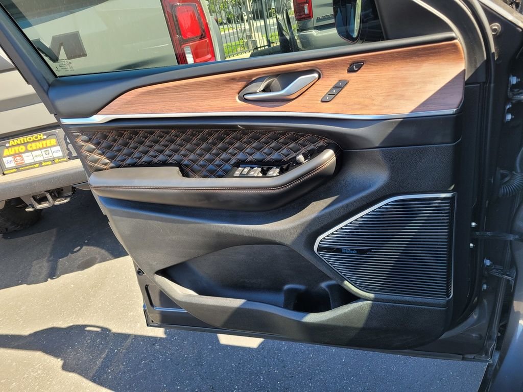 Used 2022 Gray Jeep Summit 4xe image 27