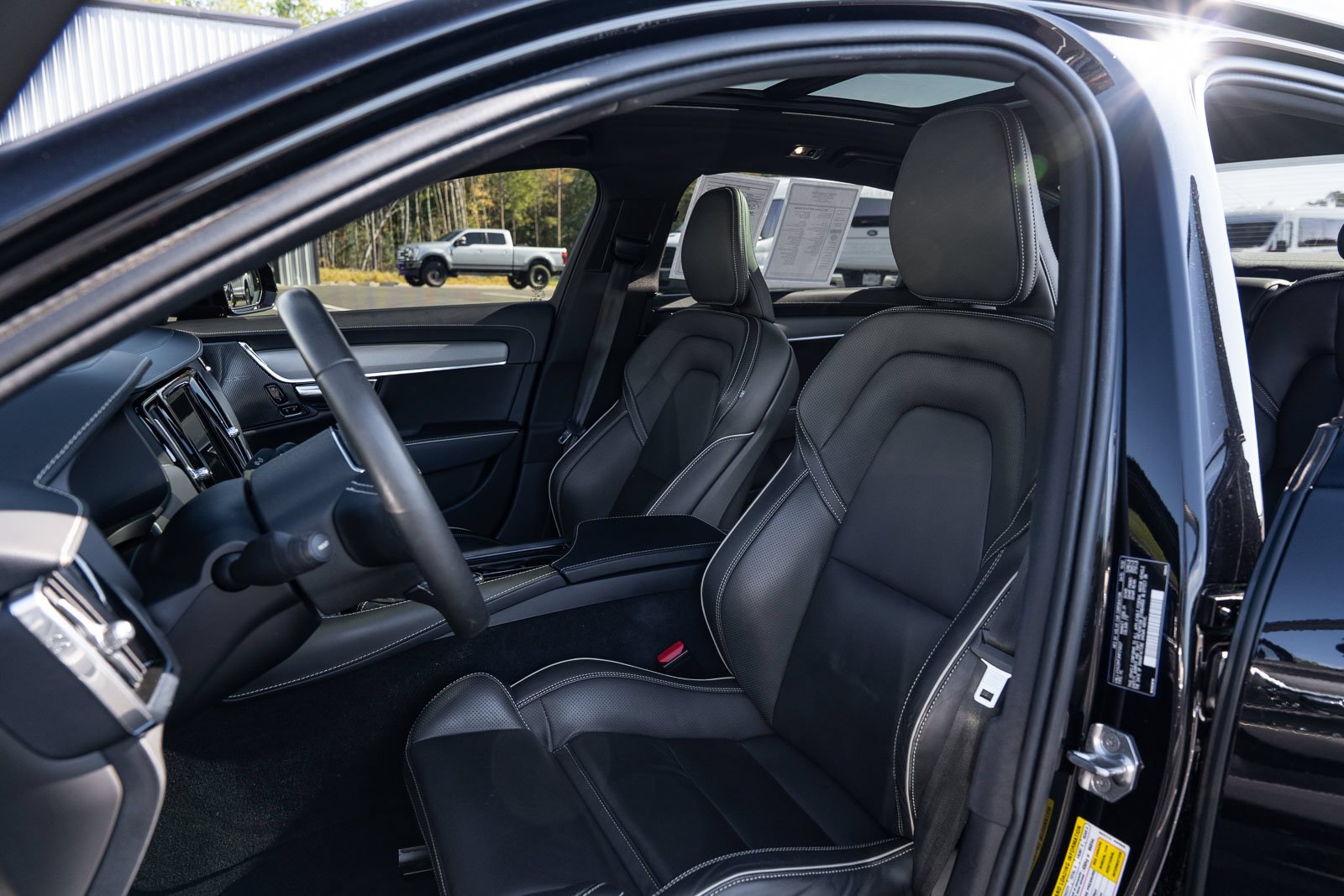Certified Used 2021 Black Volvo T6 R-Design image 23