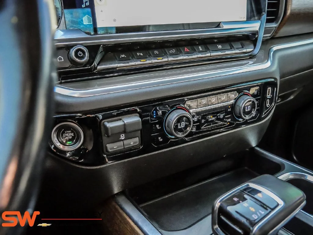 Used 2022 Black Chevrolet High Country image 41