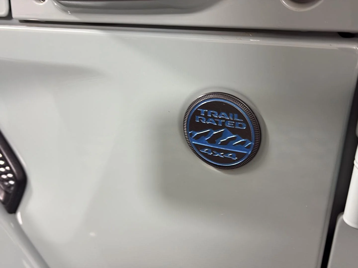 Used 2024 Earl Clearcoat Jeep Sport S image 11