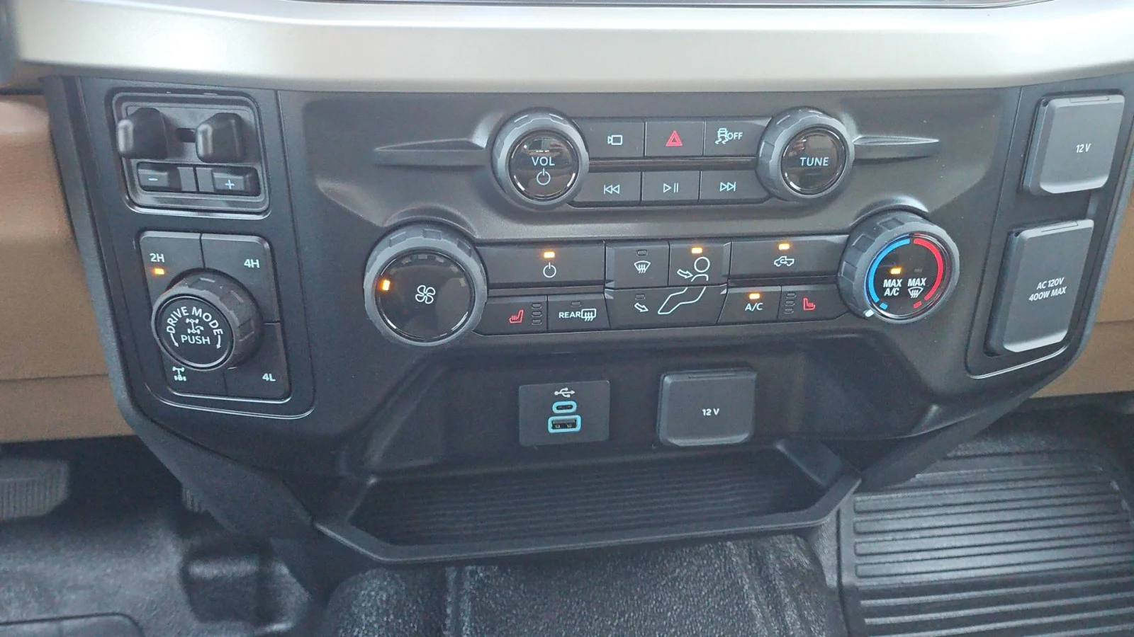 New 2027 Agate Black Metallic Ford XLT 4WD image 21