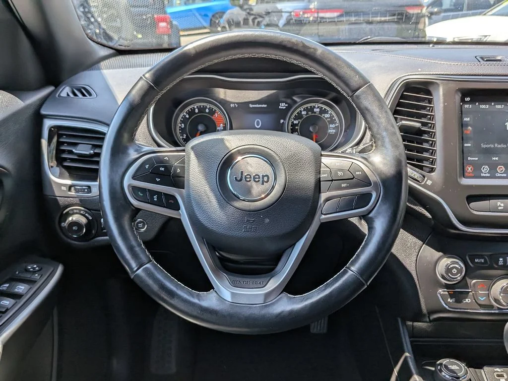 Used 2021 Black Jeep Latitude Lux image 14