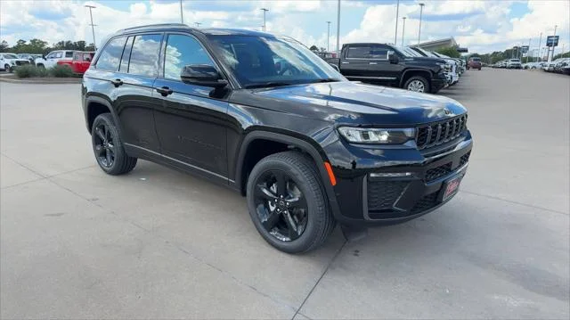 New 2027 High-Gloss Black Paint Jeep Limited image 3