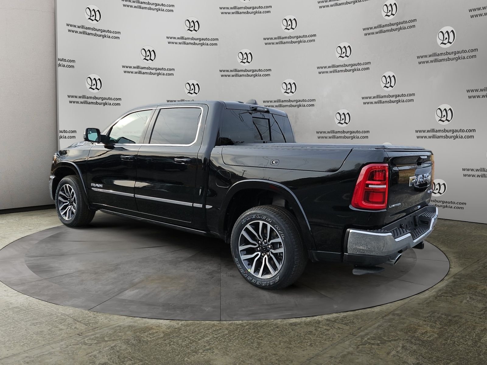 New 2026 Diamond Black Crystal Pearl-Coat Exterior Paint RAM Limited image 3