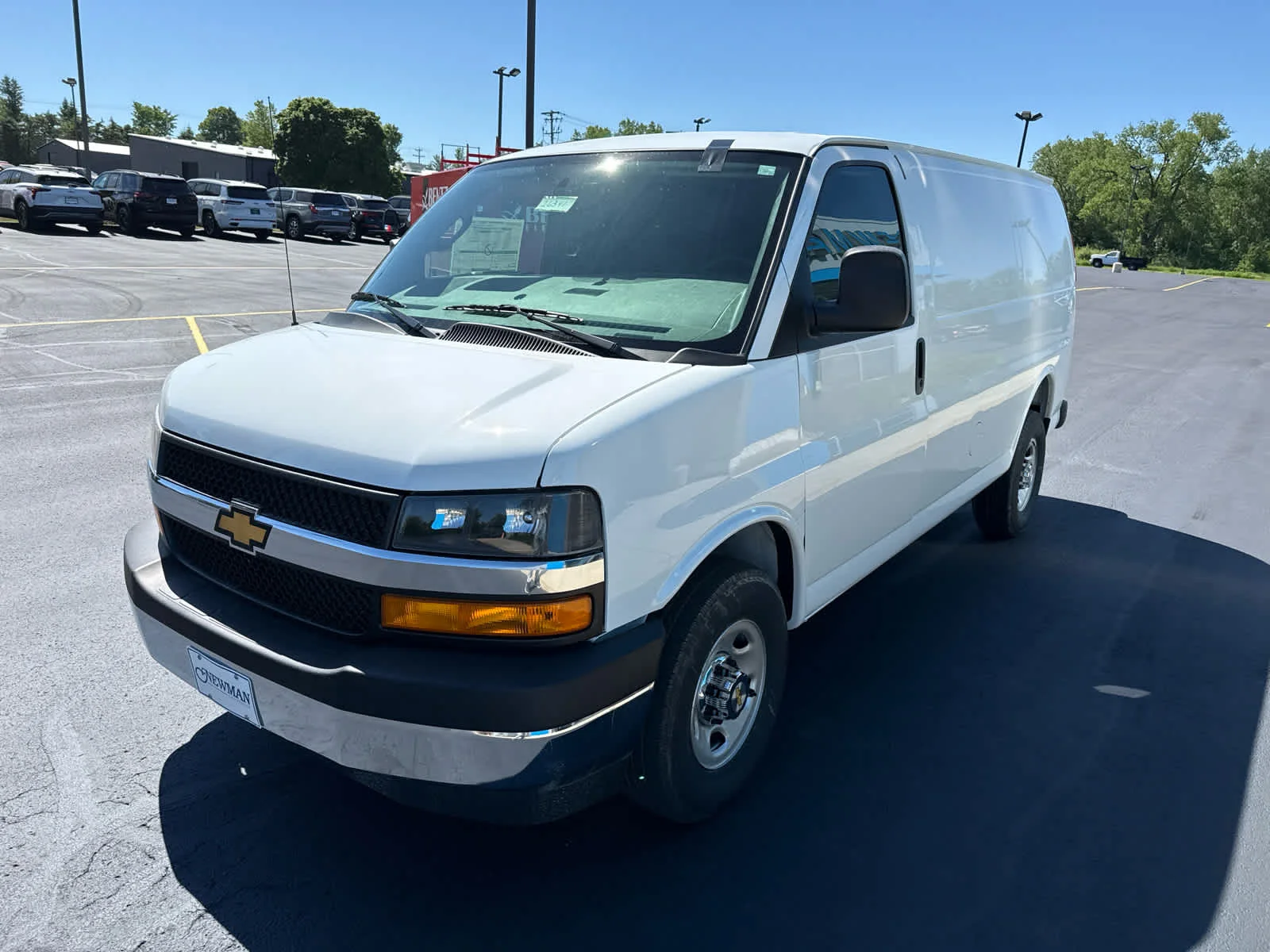 New 2026 Summit White Chevrolet WT image 3
