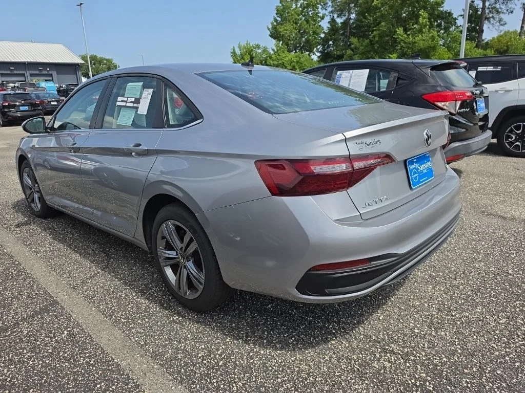 Used 2024 Gray Volkswagen 1.5T SE image 2
