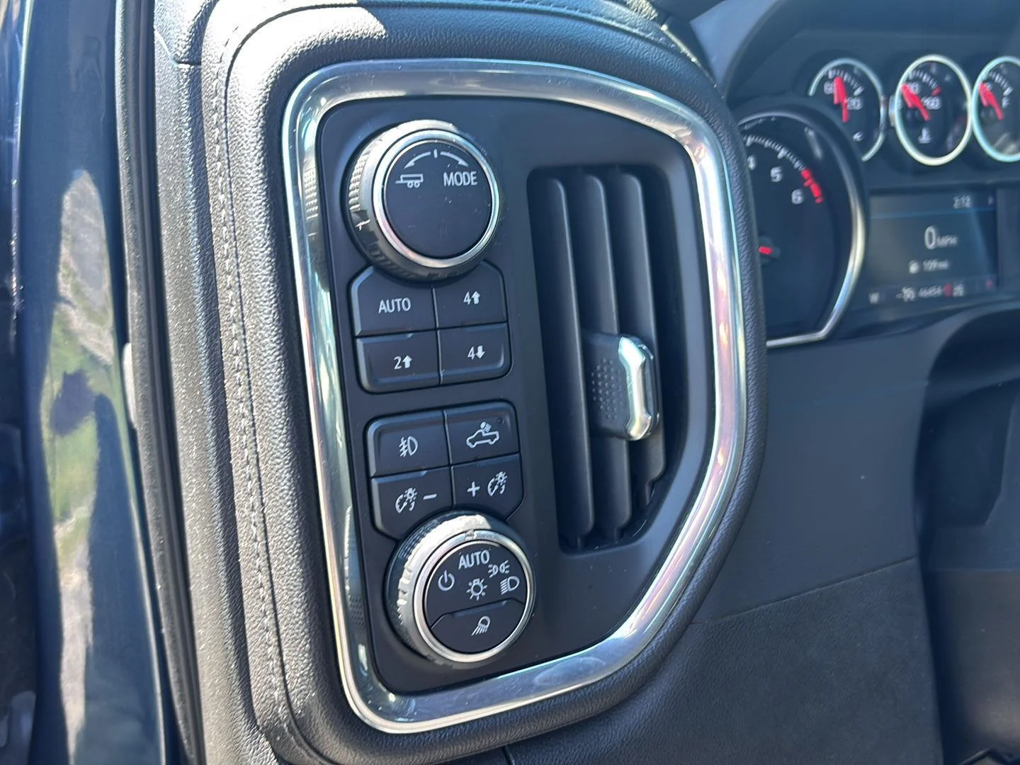 Used 2021 Northsky Blue Metallic Chevrolet LT Trail Boss image 18