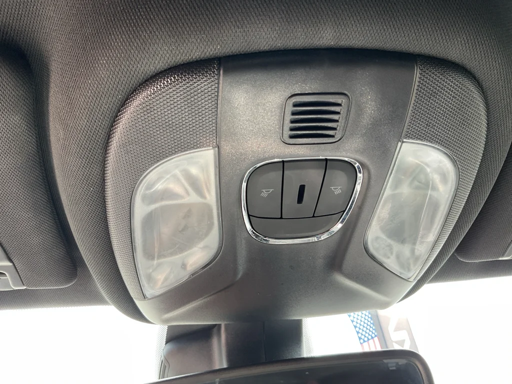 Used 2023 Billet Silver Metallic Clearcoat Jeep Latitude image 28