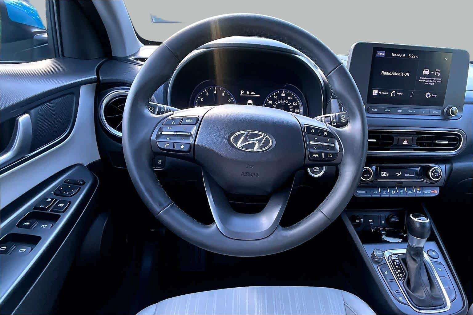Used 2022 Teal Isle Hyundai SEL image 6