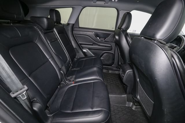Used 2022 White Lincoln Standard image 18
